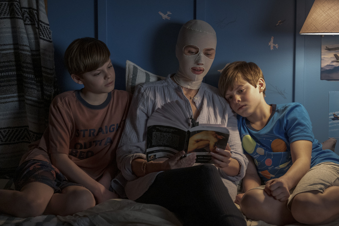NICHOLAS CROVETTI, NAOMI WATTS and CAMERON CROVETTI star in GOODNIGHT MOMMY Photo: DAVID GIESBRECHT  © 2022 Amazon Content Services LLC