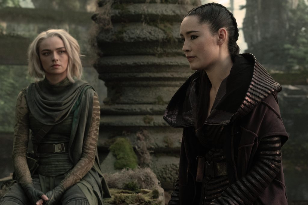Jess Bush as Chapel and Christina Chong as La’an in Episode 1 The Broken Circle Star Trek Strange New Worlds
